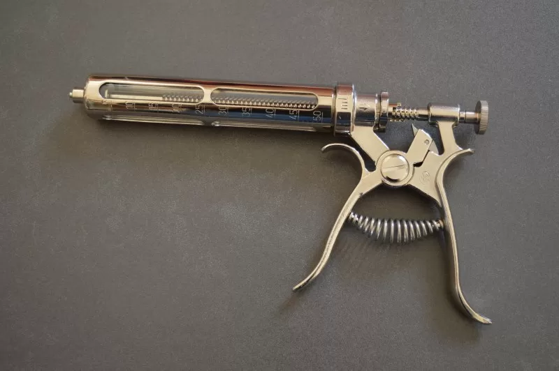 HSW Roux-Revolver Repeater Syringe / Vaccinator