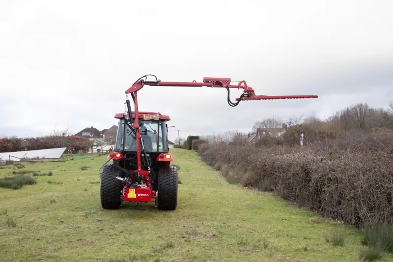 Winton 1.3m Hedge Trimmer With Wireless Control And Fwd Offs